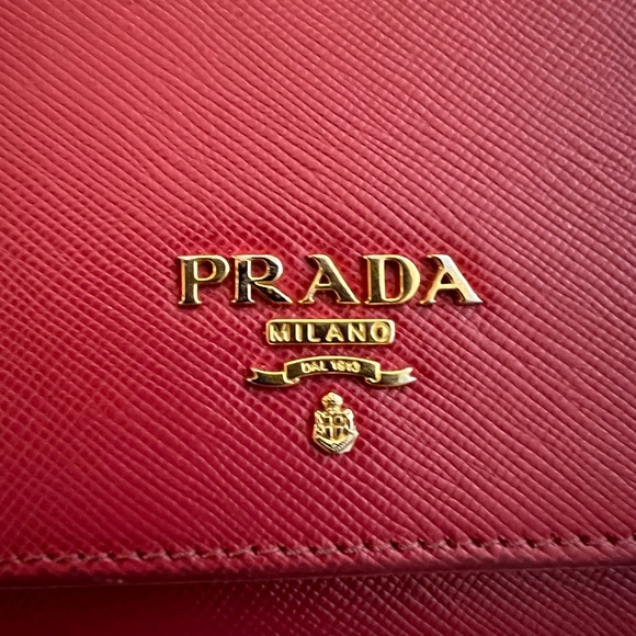 Prada Saffiano Megal Oro Wallet - Picture 7 of 9